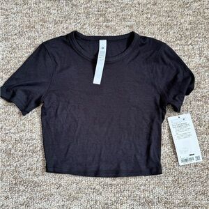 Lululemon Hold Tight Cropped black ribbed T-shirt
